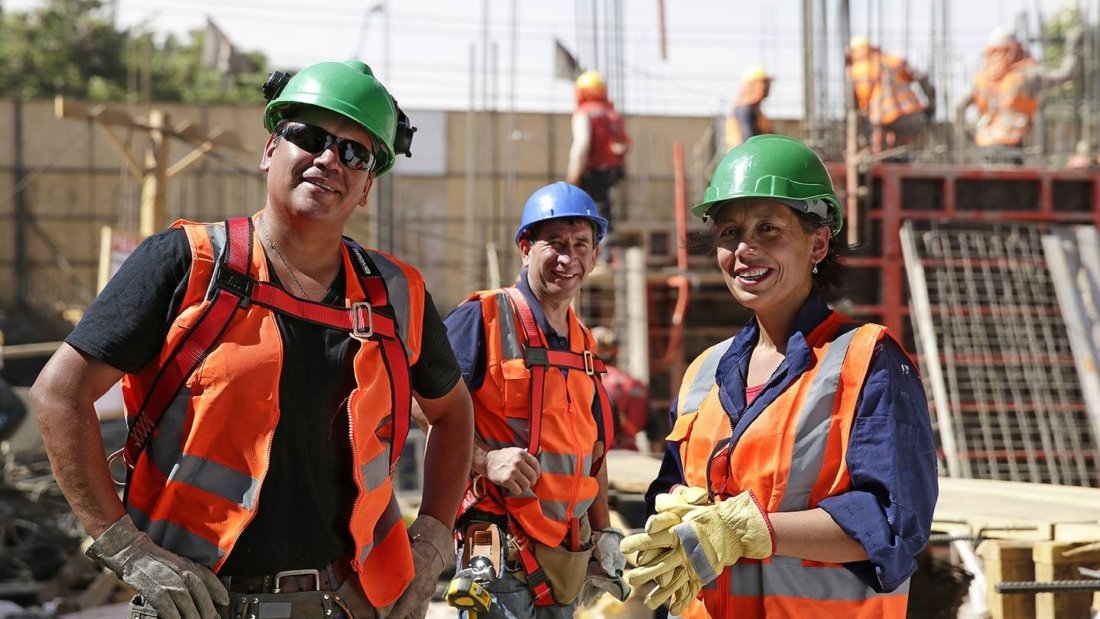 construccion-trabajadores-40-horas.jpeg__1440x2000_q70_subsampling-2